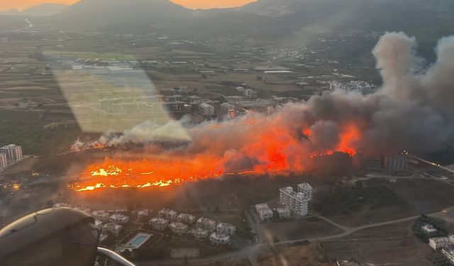 Mersin'de yangın, ekiplerin havadan ve karadan müdahalesiyle söndürüldü