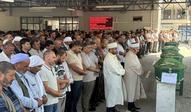 Mersin'deki 4 kişi feryatlar arasında son yolculuğuna uğurlandı