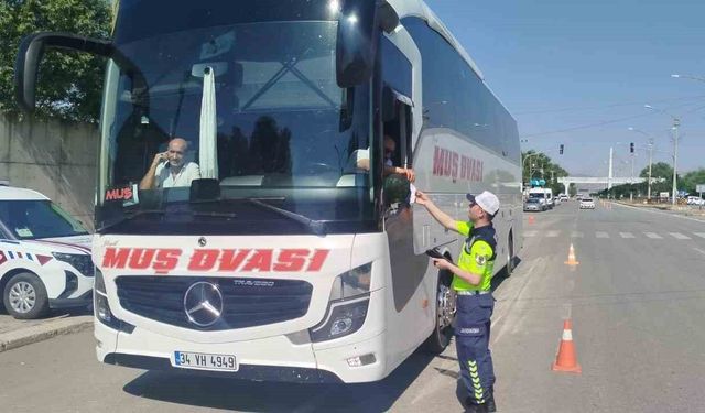 Muş'ta jandarmadan şehirlerarası yolcu otobüslerine sıkı denetim