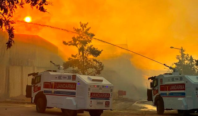 Namet tesisindeki yangına TOMA'larla müdahale edildi