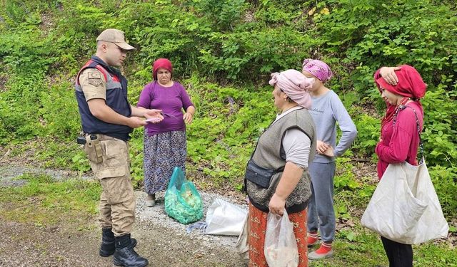 Ordu'da jandarmadan kadınlara KADES tanıtımı