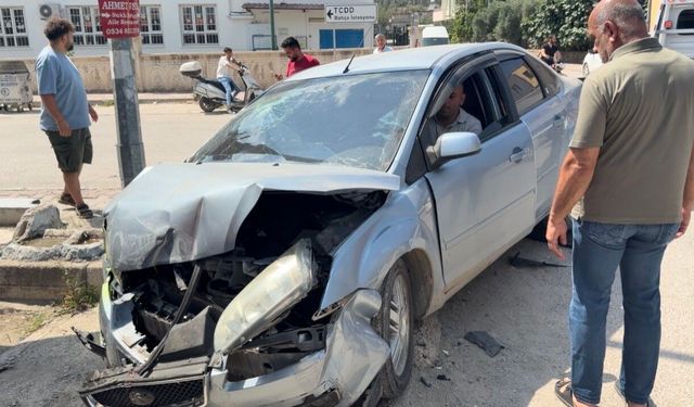 Osmaniye'de otomobiller çarpıştı: 1 yaralı