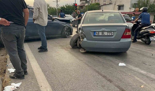 Osmaniye'de zincirleme trafik kazası: 2 yaralı