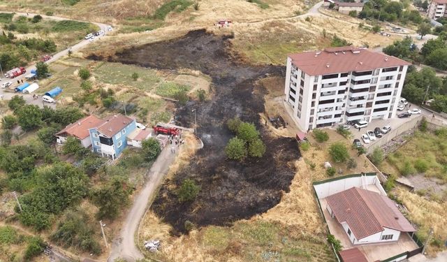Otluk alanda çıkan yangın yerleşim yerlerine sıçramadan söndürüldü
