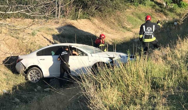 Otomobil şarampole yuvarlandı: 1'i bebek 3 yaralı