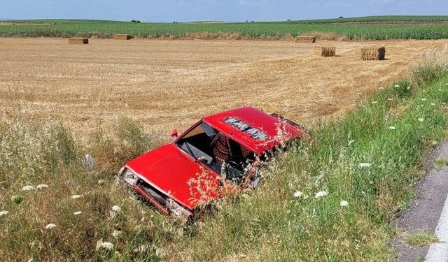 Şarampole uçan otomobilin sürücüsü yaralandı