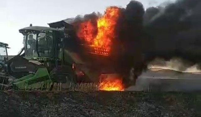 Sivas'ta hasat sırasında biçerdöver alev topuna döndü