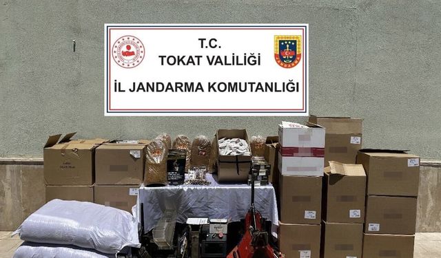 Tokat'ta kaçak tütün operasyonu: 4 gözaltı