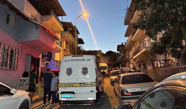 Uşak'ta dut toplarken çatıdan düşen adam hayatını kaybetti