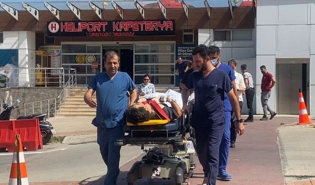 Vurulan gemideki iki yaralı mürettebat Samsun'a getirildi