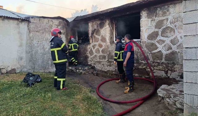 Yangına uykuda yakalanan 22 kişilik aile kurtarıldı