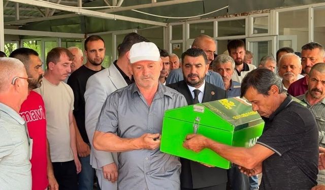 Yangında hayatını kaybeden 2 yaşındaki çocuk toprağa verildi