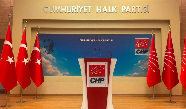 CHP toplantı salonundaki "Türkiye’nin birinci partisi" yazısı kaldırıldı!