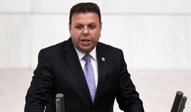 Herkes peş peşe istifa ederken CHP'ye bir vekil katıldı