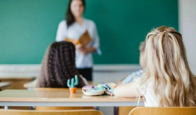17 yıldır derse girmedi:Emeklilik kararına itiraz etti