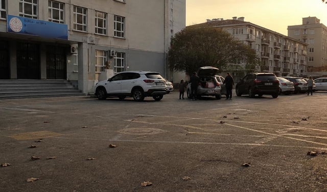 Bursa’da okul bahçeleri otopark oluyor