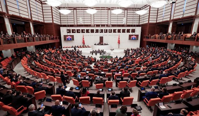 Fon teklifi komisyondan geçti