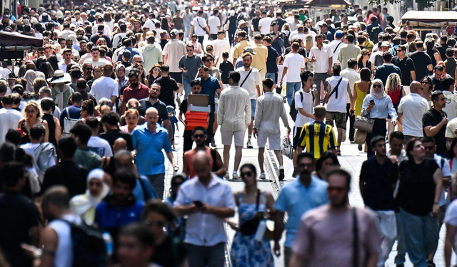 Türkiye’de nüfus artmaya devam ediyor: Son rakam açıklandı