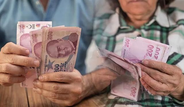 Memur ve emeklinin dört gözle beklediği zam oranında 2 senaryo var!