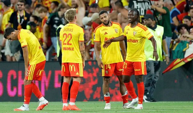 PSG'yi deviren Lens, Fransa Süper Kupası'nda şampiyon oldu!