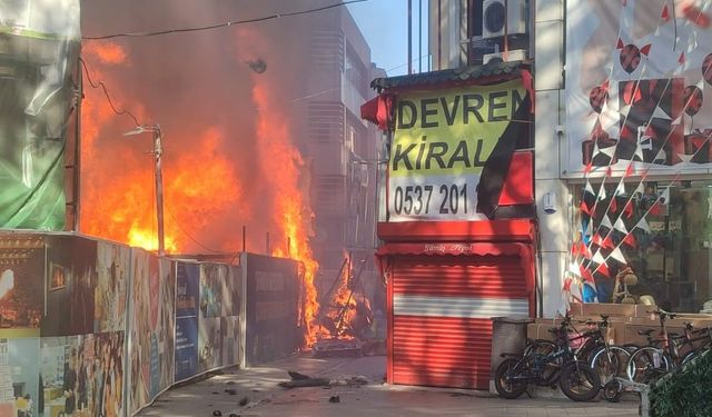 Konteynerde çıkan yangın iki işletmeye sıçradı