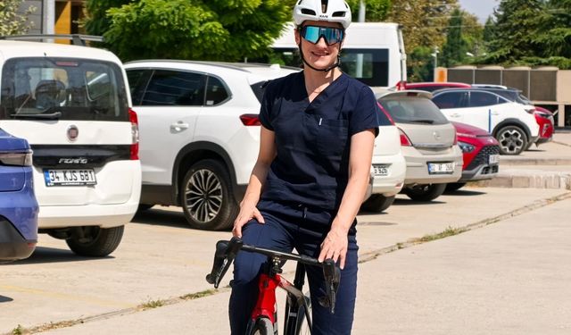 Spor salonları kapandı, o bisiklete yöneldi: Şampiyonluklar peşpeşe geldi
