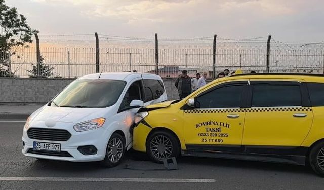 3 kişinin yaralandığı zincirleme kaza araç kamerasına yansıdı