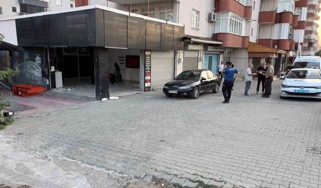 Adana'da alacak verecek kavgası kanlı bitti: Baba ve oğlu öldü, anne yaralı