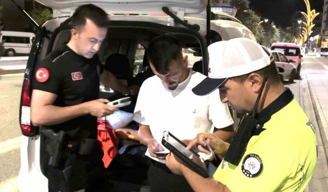 Alkollü minibüs kullanan sürücünün ehliyetine el kondu