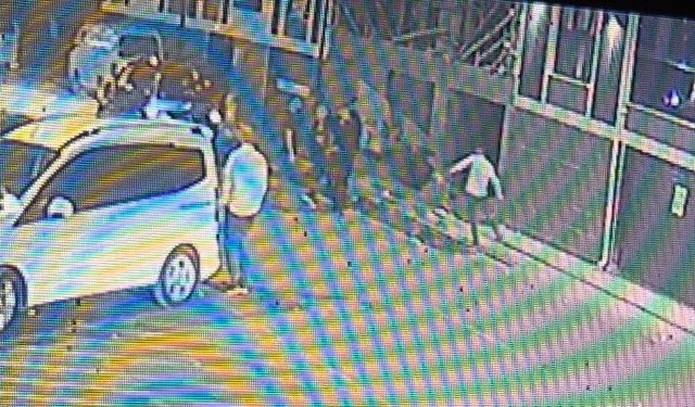Bursa’da araç alım satımı kavgası kanlı bitti! 25 yaşındaki genç bacağından vuruldu
