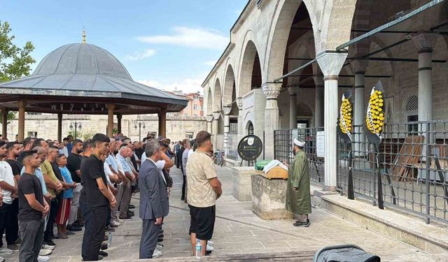Babaeski'de derede boğulan çocuk gözyaşlarıyla son yolculuğuna uğurlandı