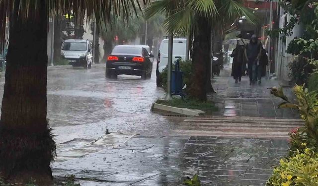 Bartın'da sağanak hayatı olumsuz etkiledi