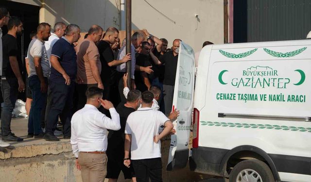 Batan gemide hayatını kaybeden Nihat Balyemez'in cenazesi Gaziantep'e getirildi