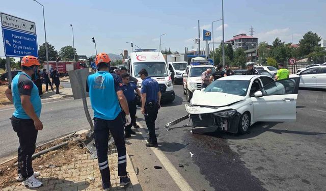 Bingöl'de trafik kazası: 3 yaralı