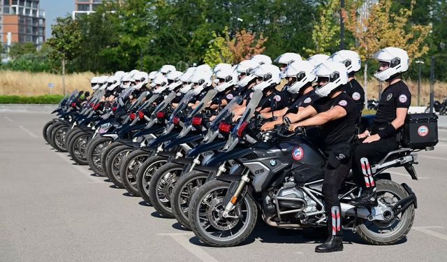 Bursa'da yunus polisleri temel eğitim kursunu tamamladı