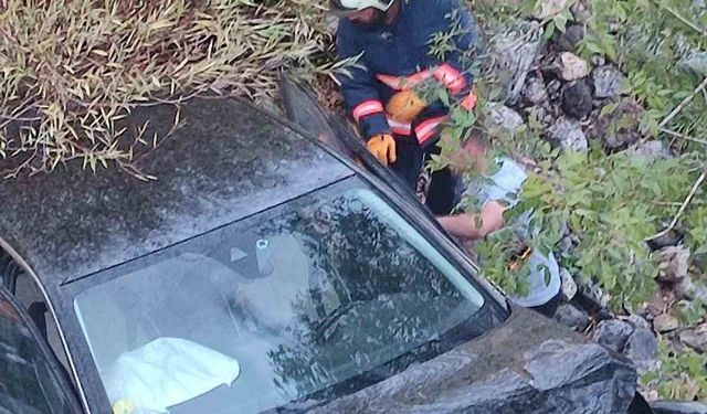 Elazığ'da otomobil şarampole yuvarlandı: 1 yaralı