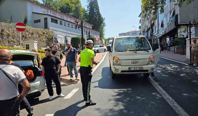 Ereğli'de yolun karşısına geçmek isteyen yayaya araç çarptı: 1 yaralı