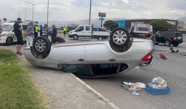 Erzincan'da otomobil takla attı: 2 yaralı