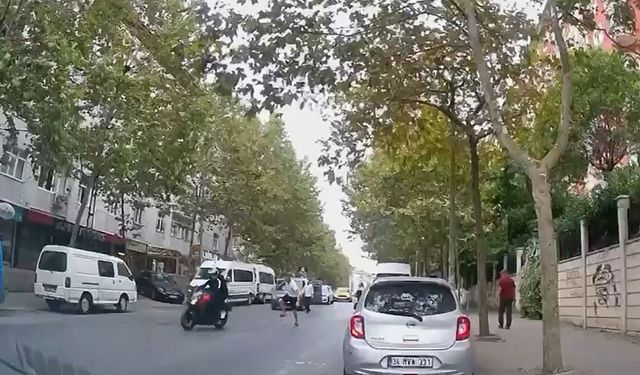 Esenyurt'ta genç kızın telefonu böyle çalıp kaçtılar