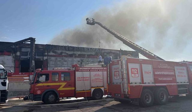 Gaziantep'te fabrika yangını söndürüldü