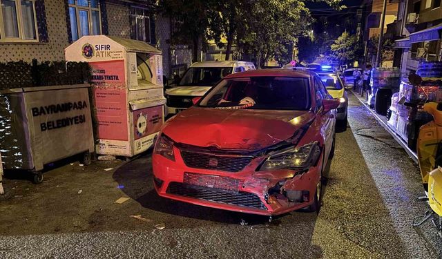 Hasta taşıyan ambulans otomobil ile çarpıştı: 3 kişi yaralandı