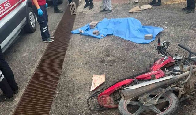 Kontrol çıkan motosiklet duvara çarptı