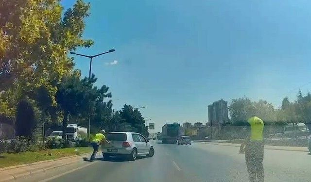 Konya'da arızalanan araç için trafik ekipleri seferber oldu