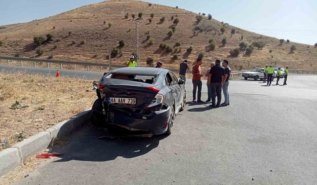 Malatya'da iki otomobil çarpıştı: 8 yaralı