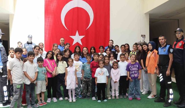 Minik misafirlere emniyette anlamlı tanıtım