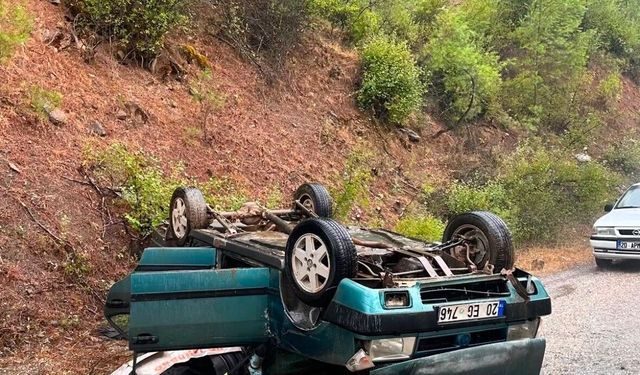 Takla atan otomobilde baba öldü, kızı yaralandı