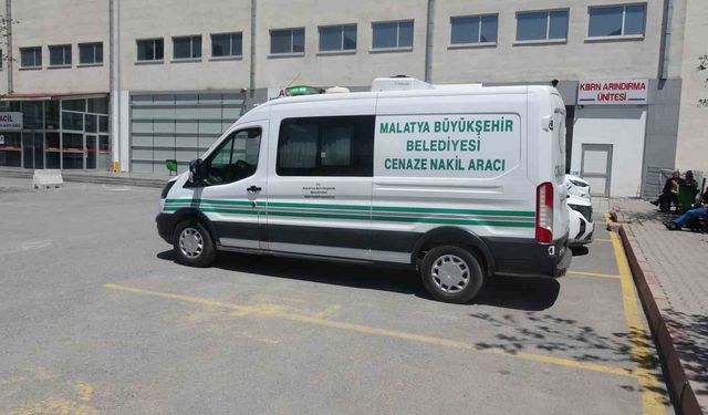 Traktör şarampole devrildi: Sürücü hayatını kaybetti