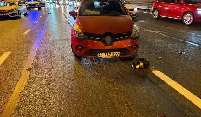 Yenibosna Metrobüs Durağı mevkiinde zincirleme kaza: 3 yaralı