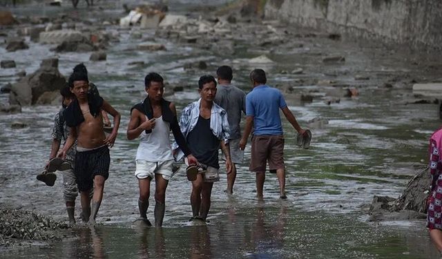 Nepal’de sel felaketi büyüyor: 157 can kaybı, yüzlerce kişiden haber yok