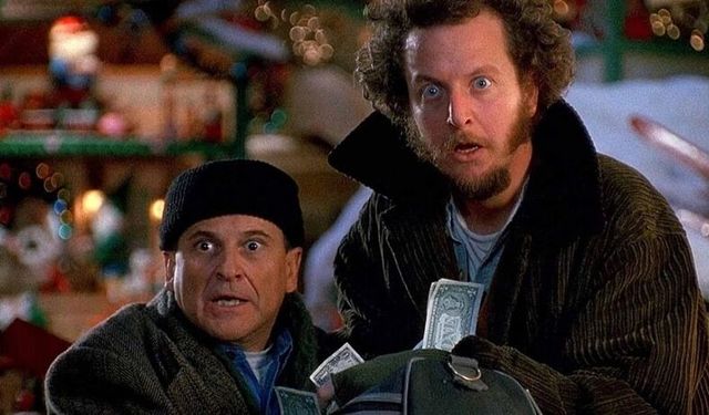 Evde Tek Başına'nın yıldızı efsane oyuncu Tim Curry hayatını kaybetti